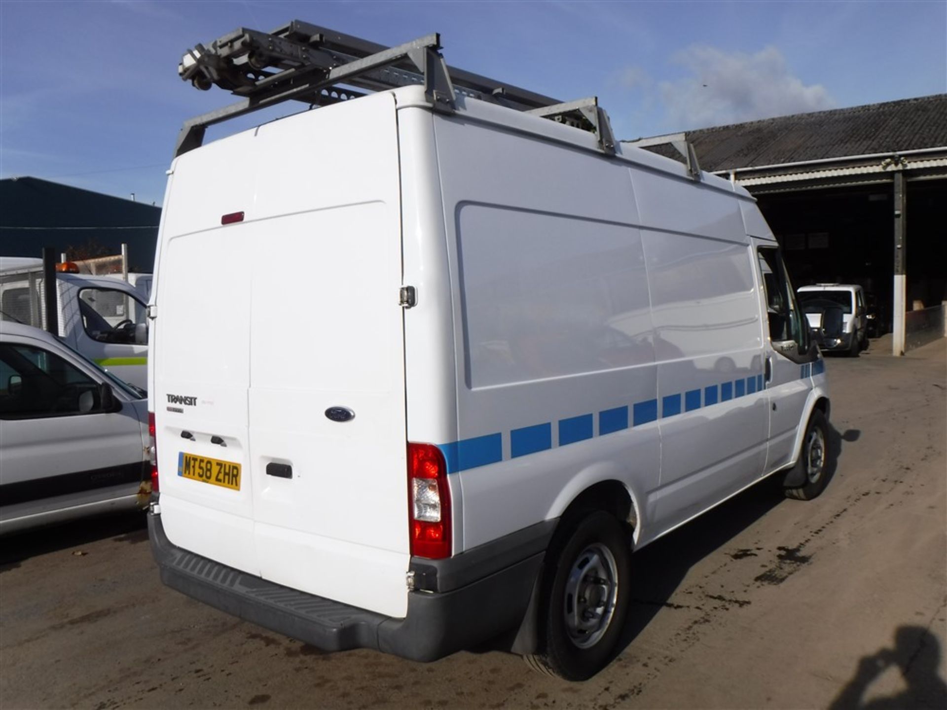 58 reg FORD TRANSIT 115 T330M FWD VAN, 1ST REG 01/09, TEST 01/18, 74133M WARRANTED, V5 HERE, 1 OWNER - Image 4 of 5