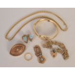 A quantity of gold jewellery including a 9ct ladies bangle,