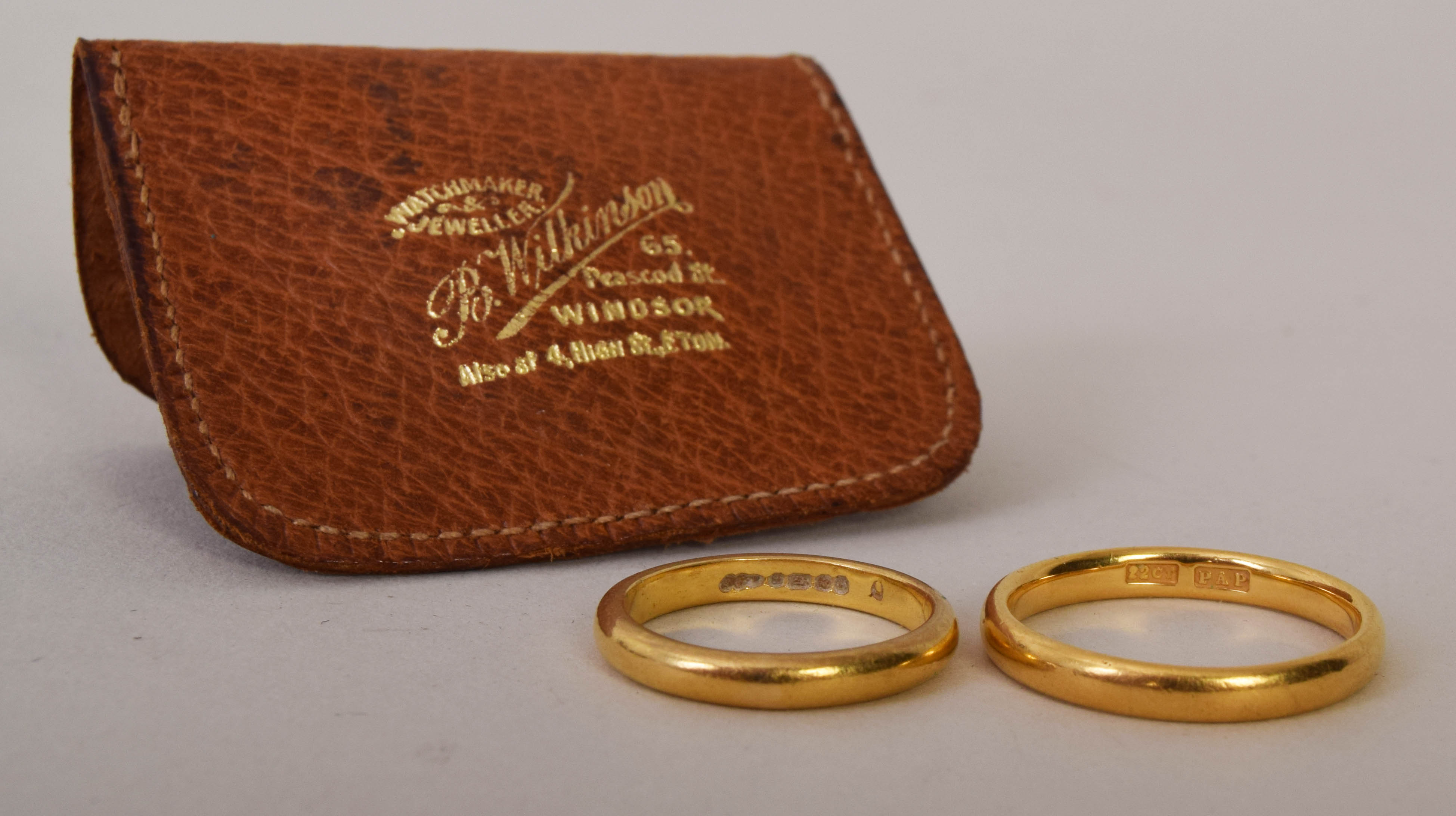 Two gold wedding bands. - Image 2 of 2