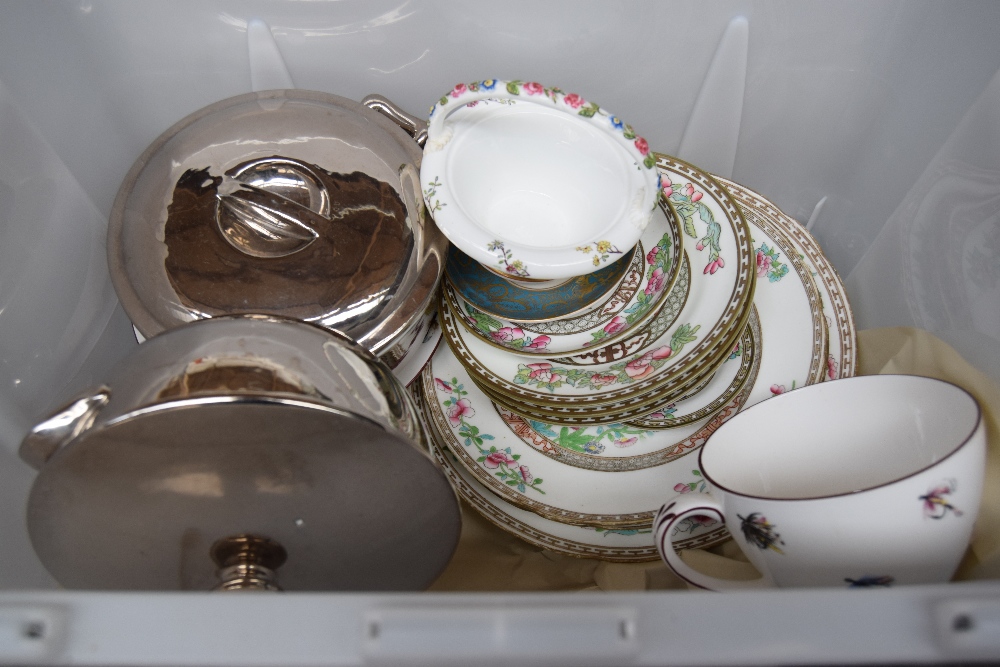 A selection of 19th century ceramic plates and saucers in the 'Indian Tree' pattern,