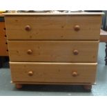 A chest of three drawers 45 x 63 x 74cm (2/2)