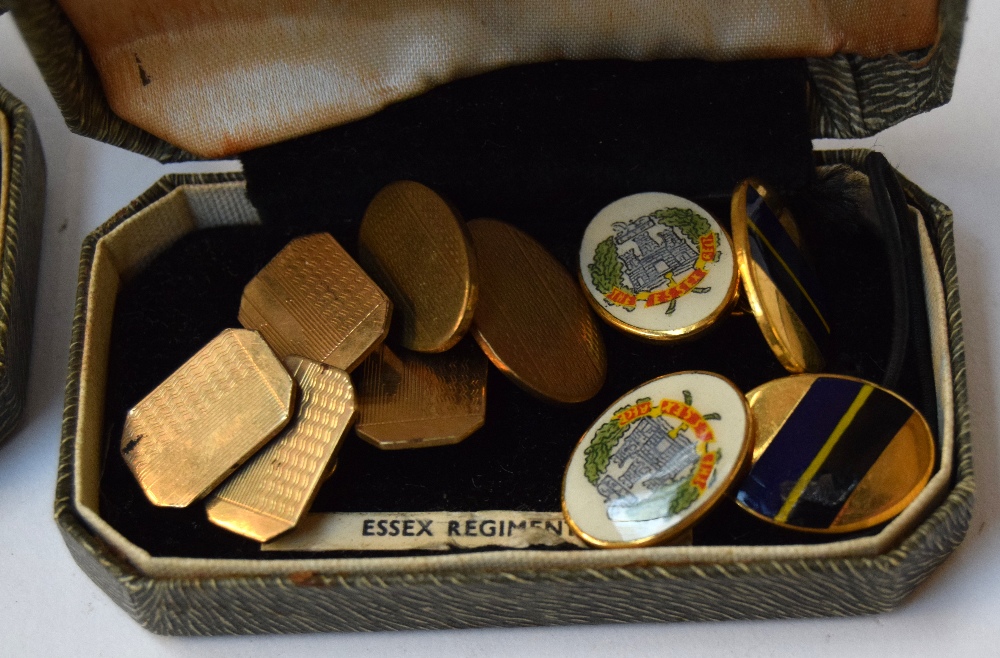 Two pairs of gold plated military cufflinks bearing the crest and colours of The Parachute Regiment - Image 3 of 3