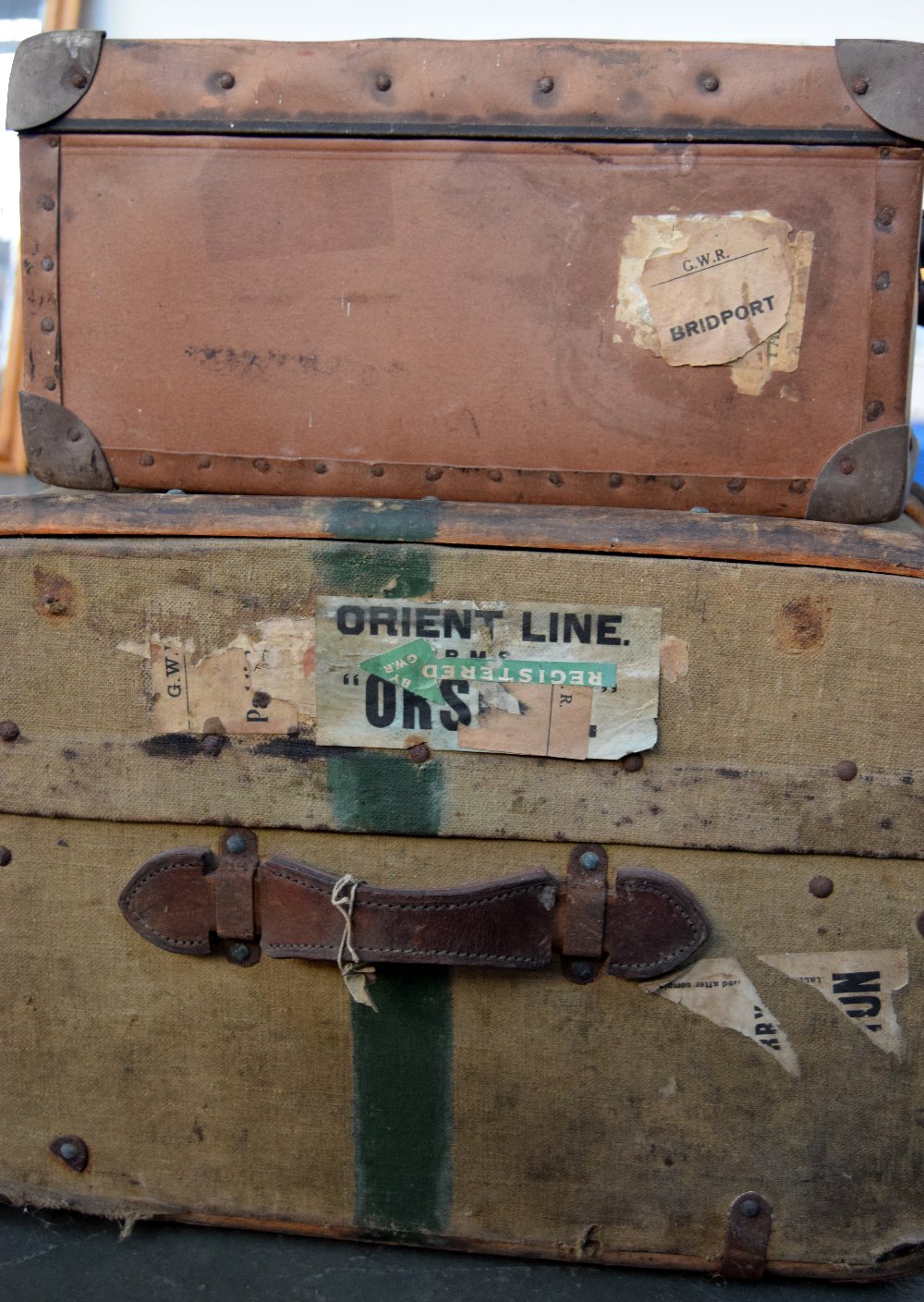 A large trunk marked 'E. - Image 3 of 3