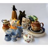 A mixed lot to include retro soda syphon, Wedgewood jasperware items,