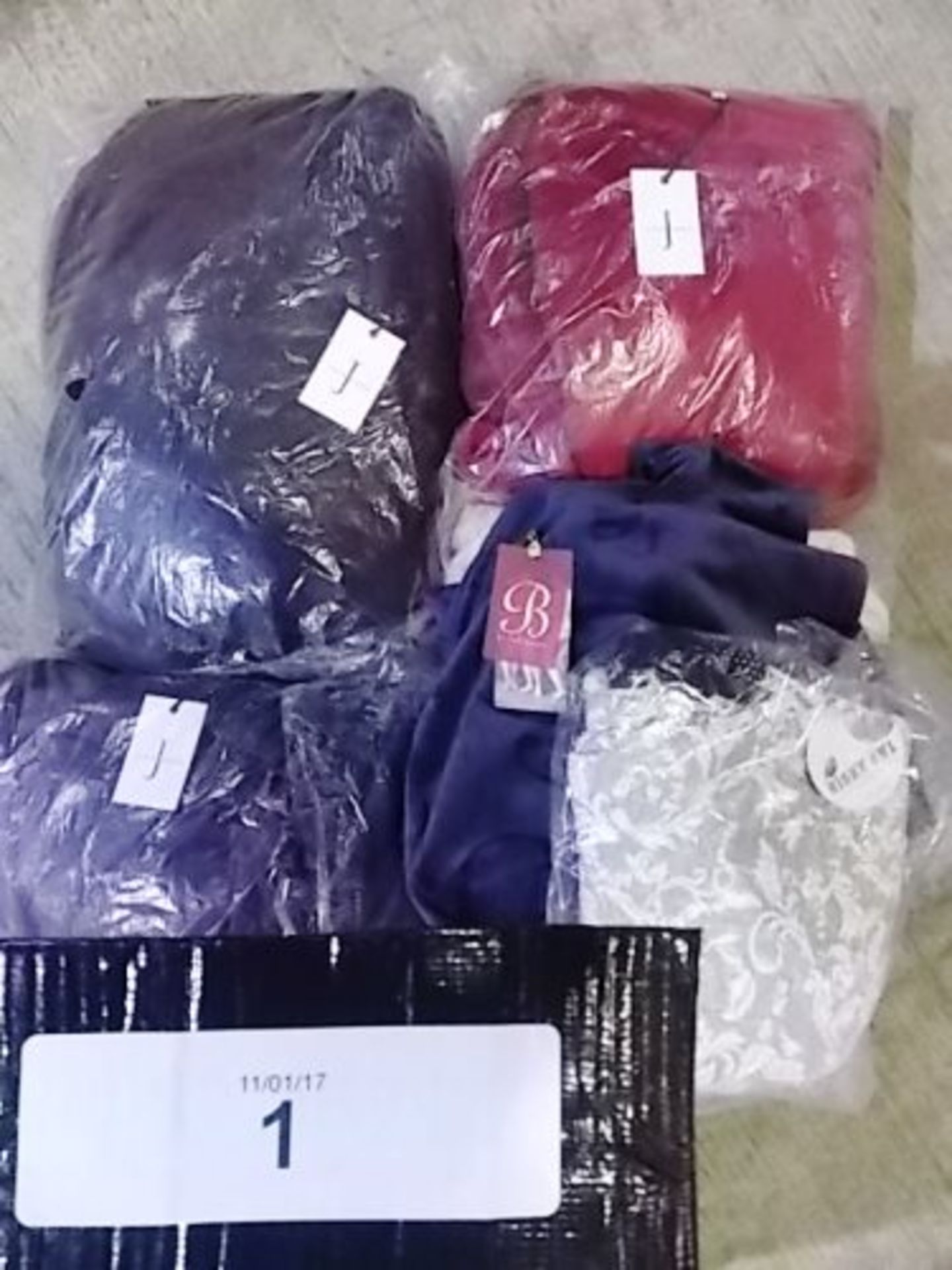 A good quantity of branded sleep wear including Jasper Conran and Ted Baker - New