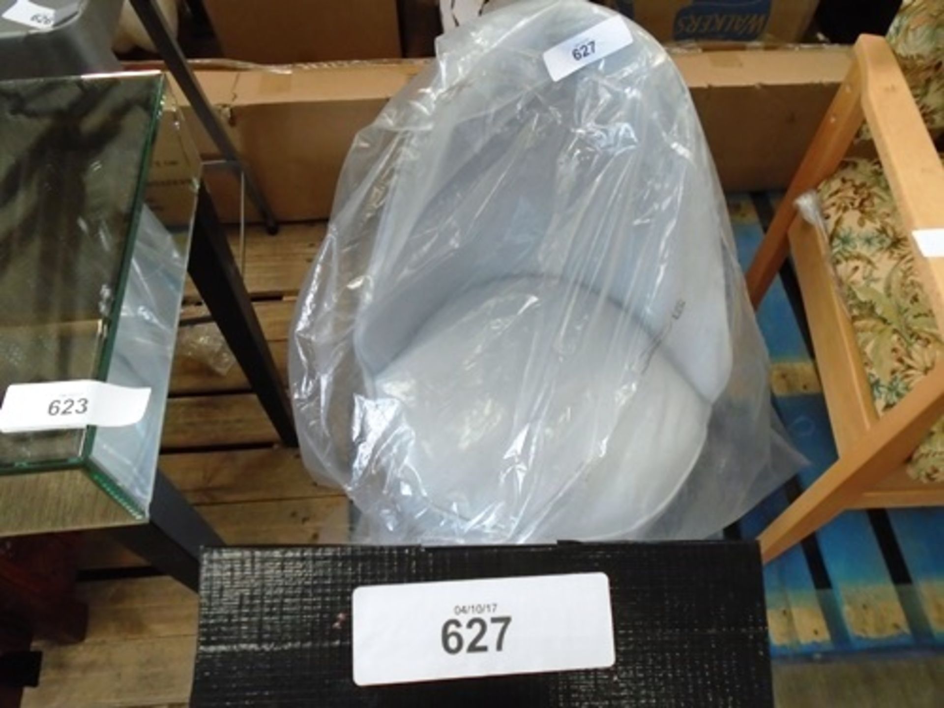 A Swan Glen small round grey chair, Ref: RR22082017 - New (Pallet13)