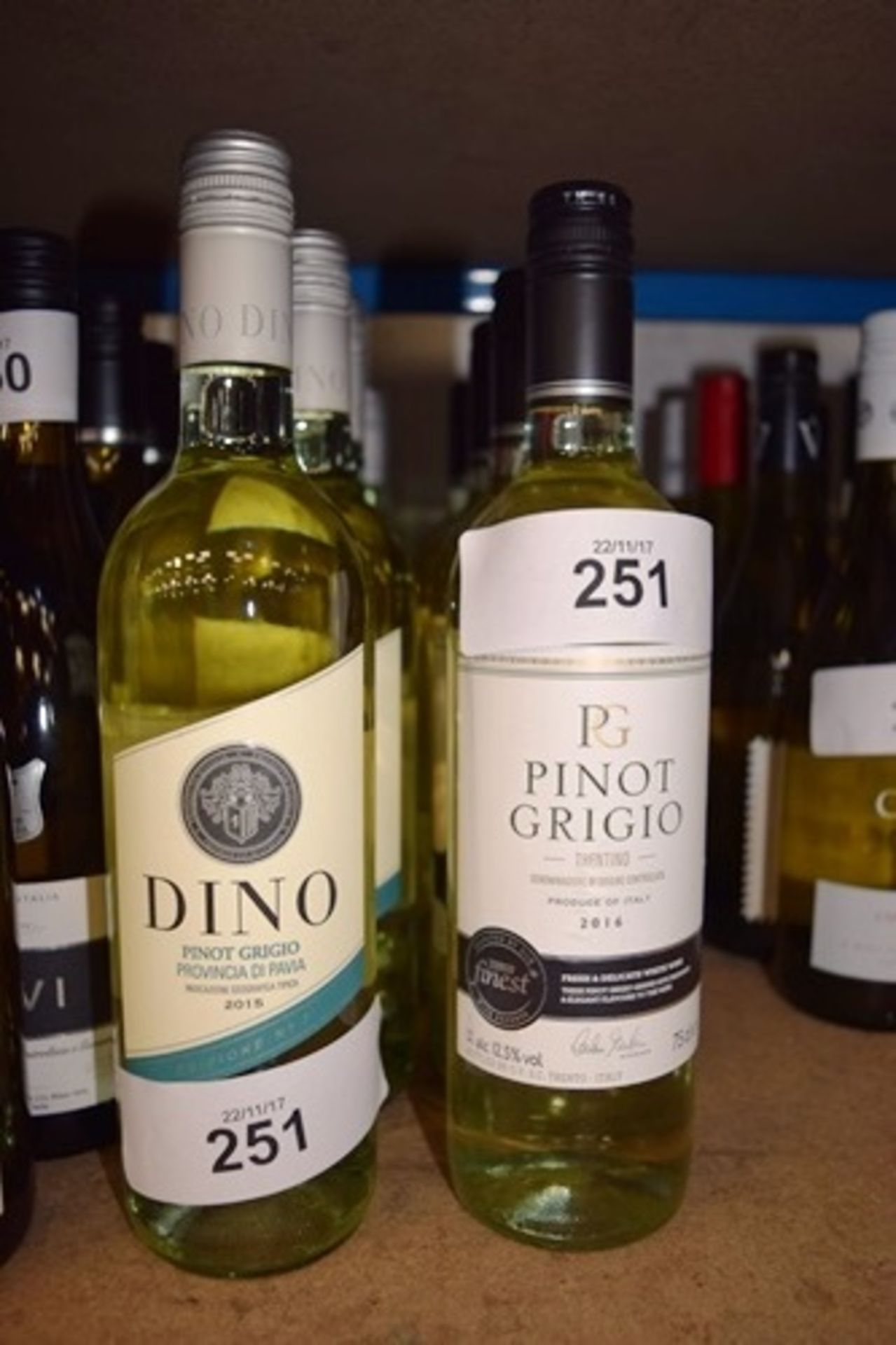 12 x bottles of Italian comprising 6 x 75cl bottles of Dino Pinot Grigio 2015 and 6 x 75cl bottles