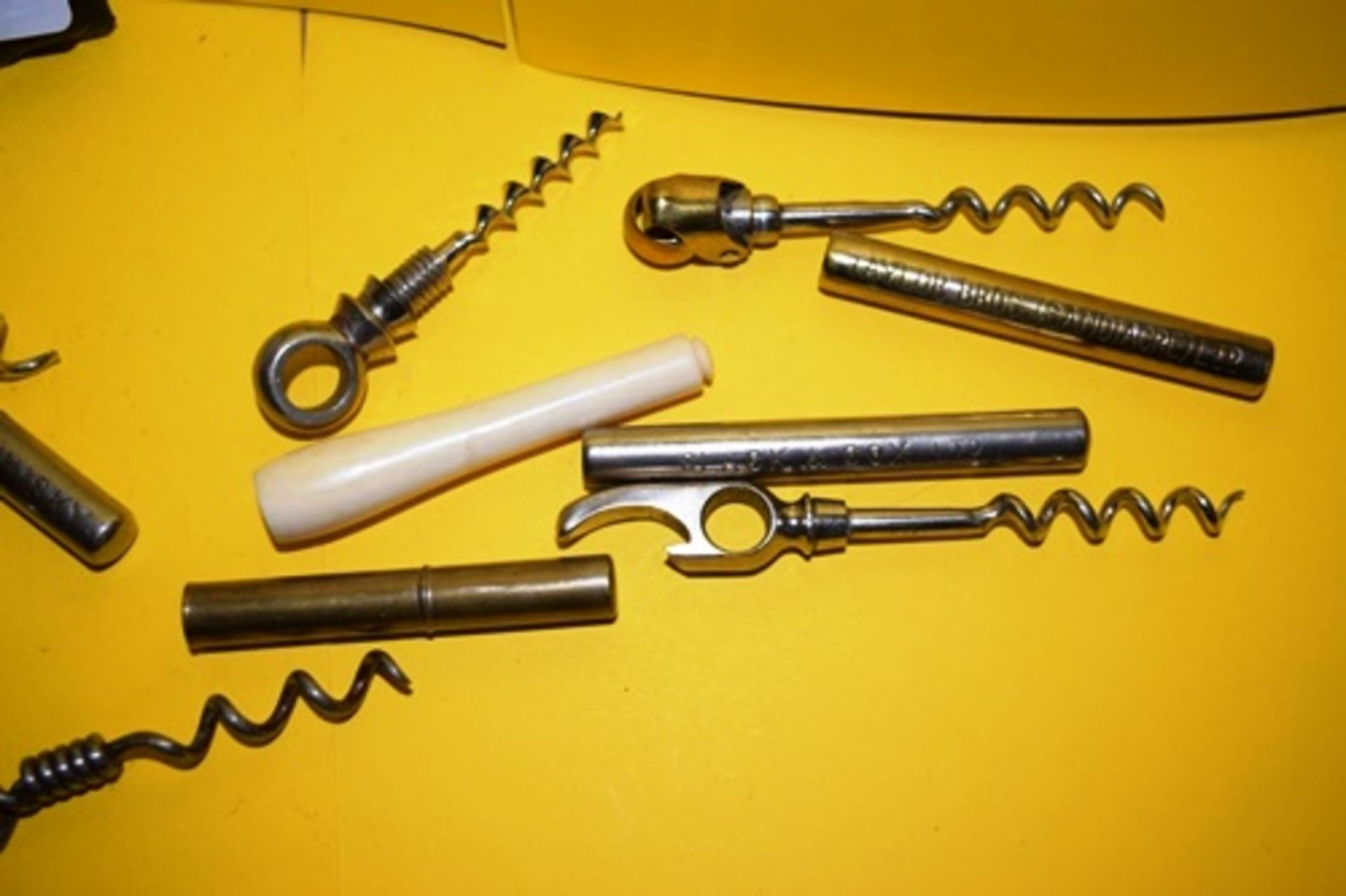 6 x assorted picnic corkscrews with sleeves (6) - Image 3 of 3