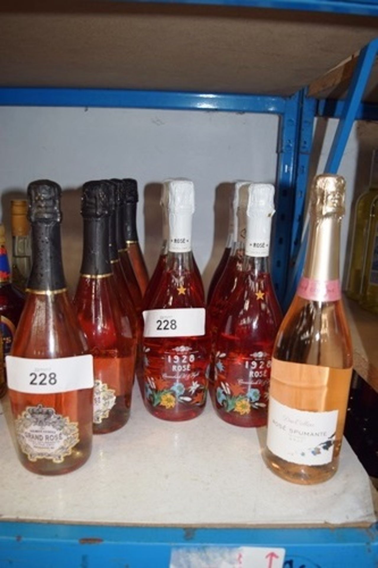 12 x assorted bottles of sparkling Rosé wine including 5x 75cl bottles of Premier Estate Grand