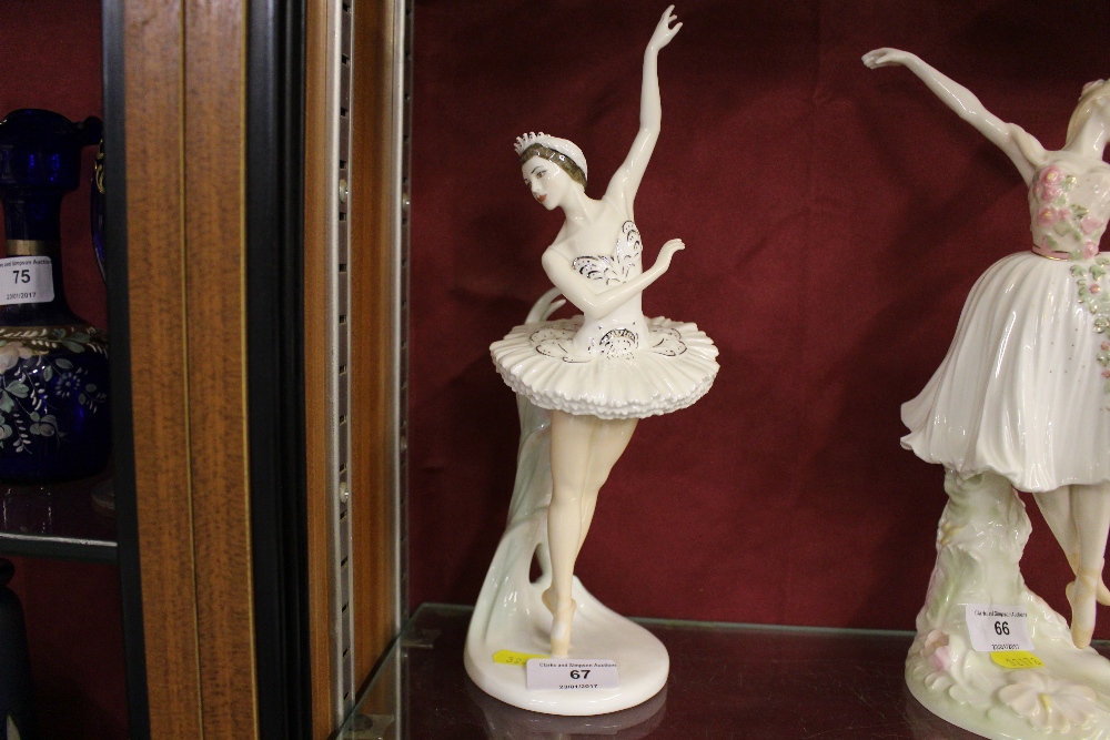 A Coalport figurine 'Dame Margot Fonteyn'