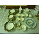 A quantity of Royal Doulton 'Vanborough' dinnerwar