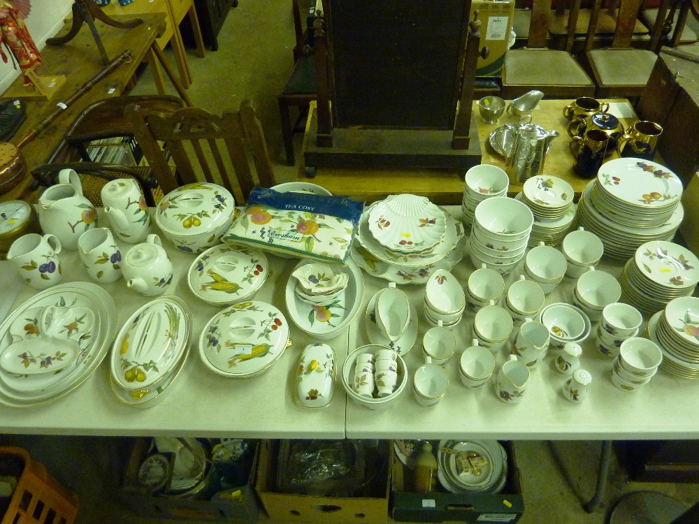 A large quantity of Royal Worcester 'Evesham' oven