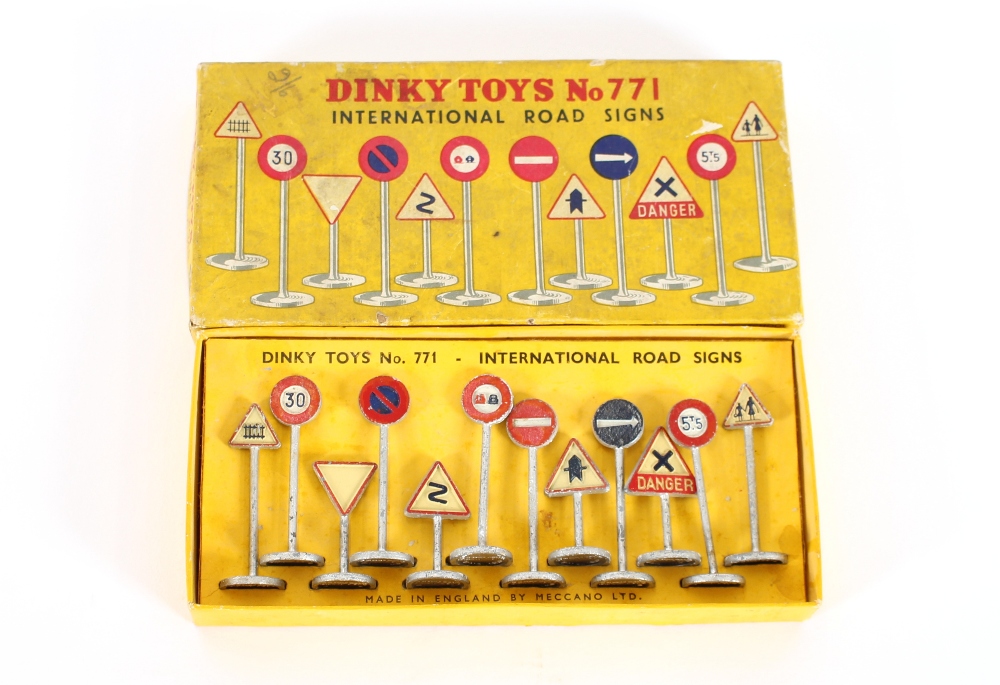 A Dinky Toys No. 771 International Road Signs in o