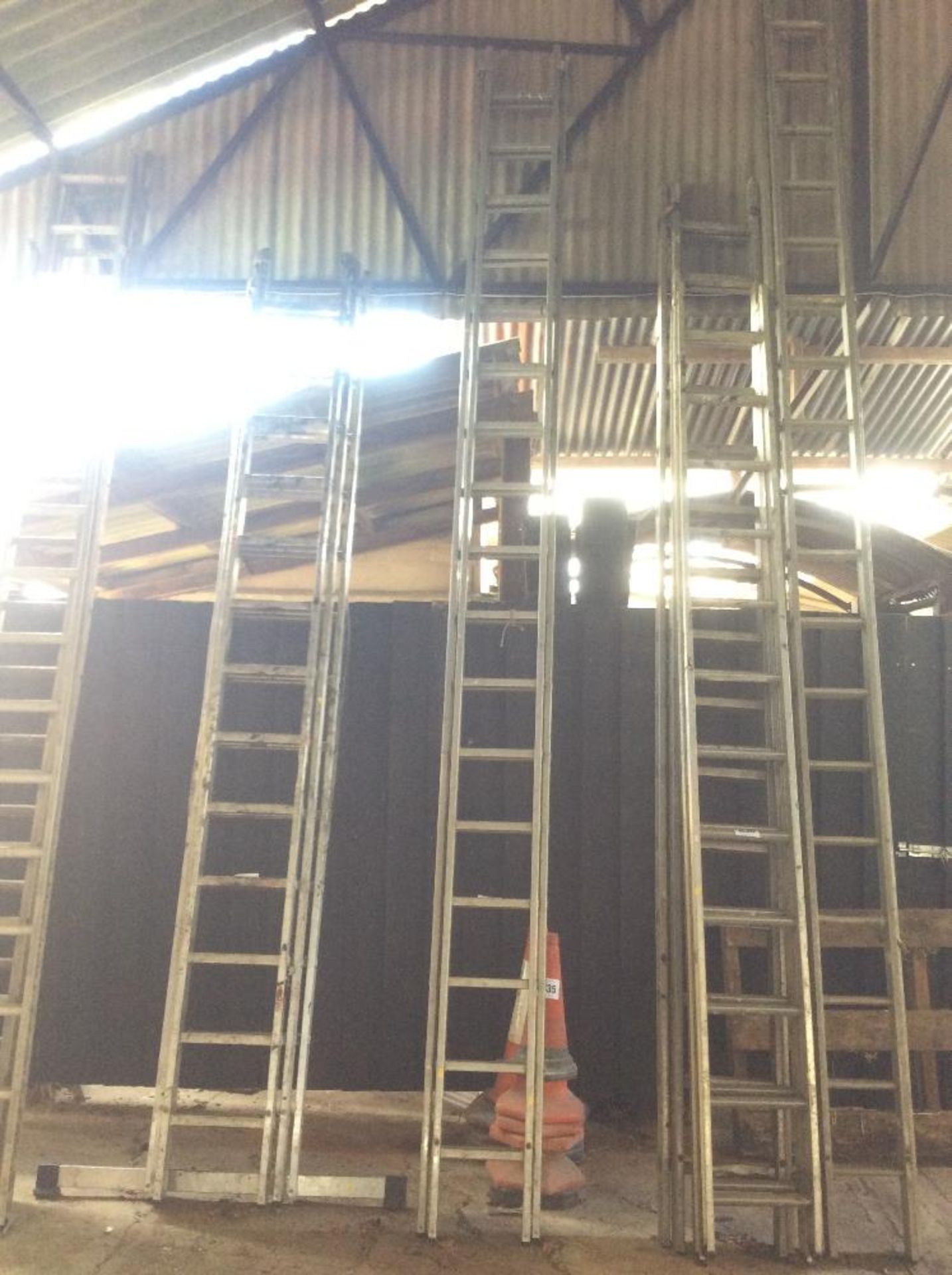 17 stave extending aluminium ladder