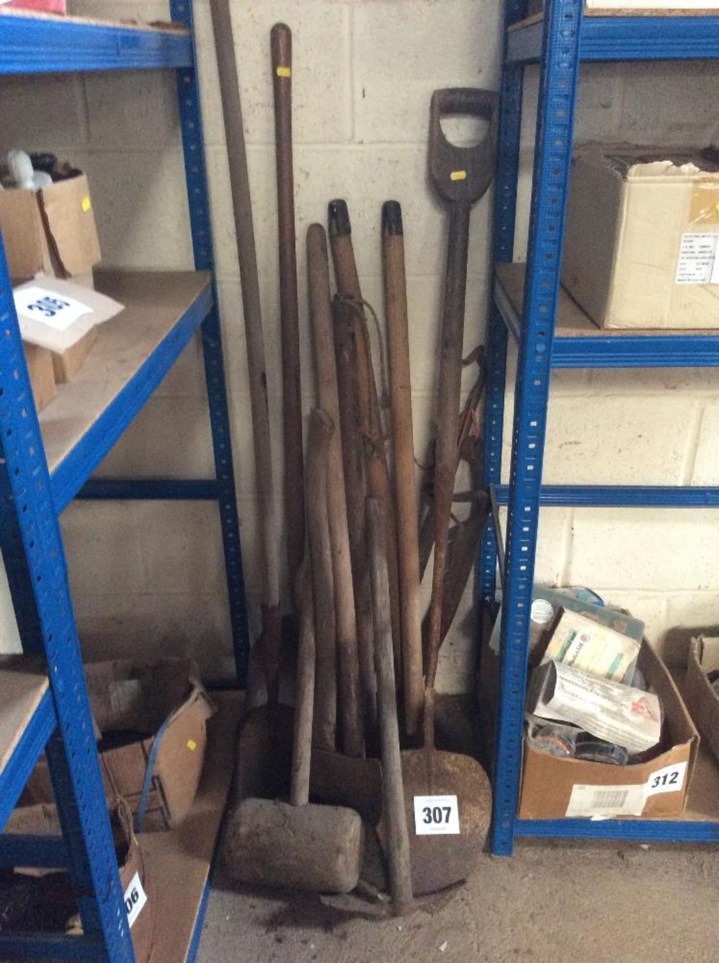 Quantity of long handled tools