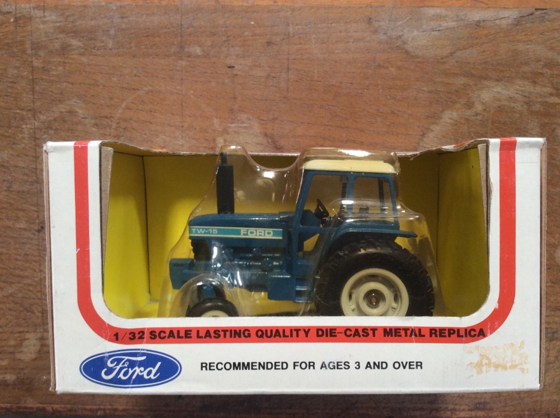 Ertl Ford TW15 1/32 Tractor