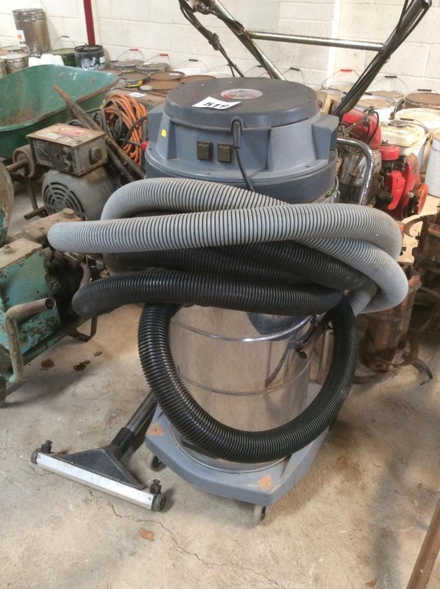 TMC Industrial vacuum with range of hoses