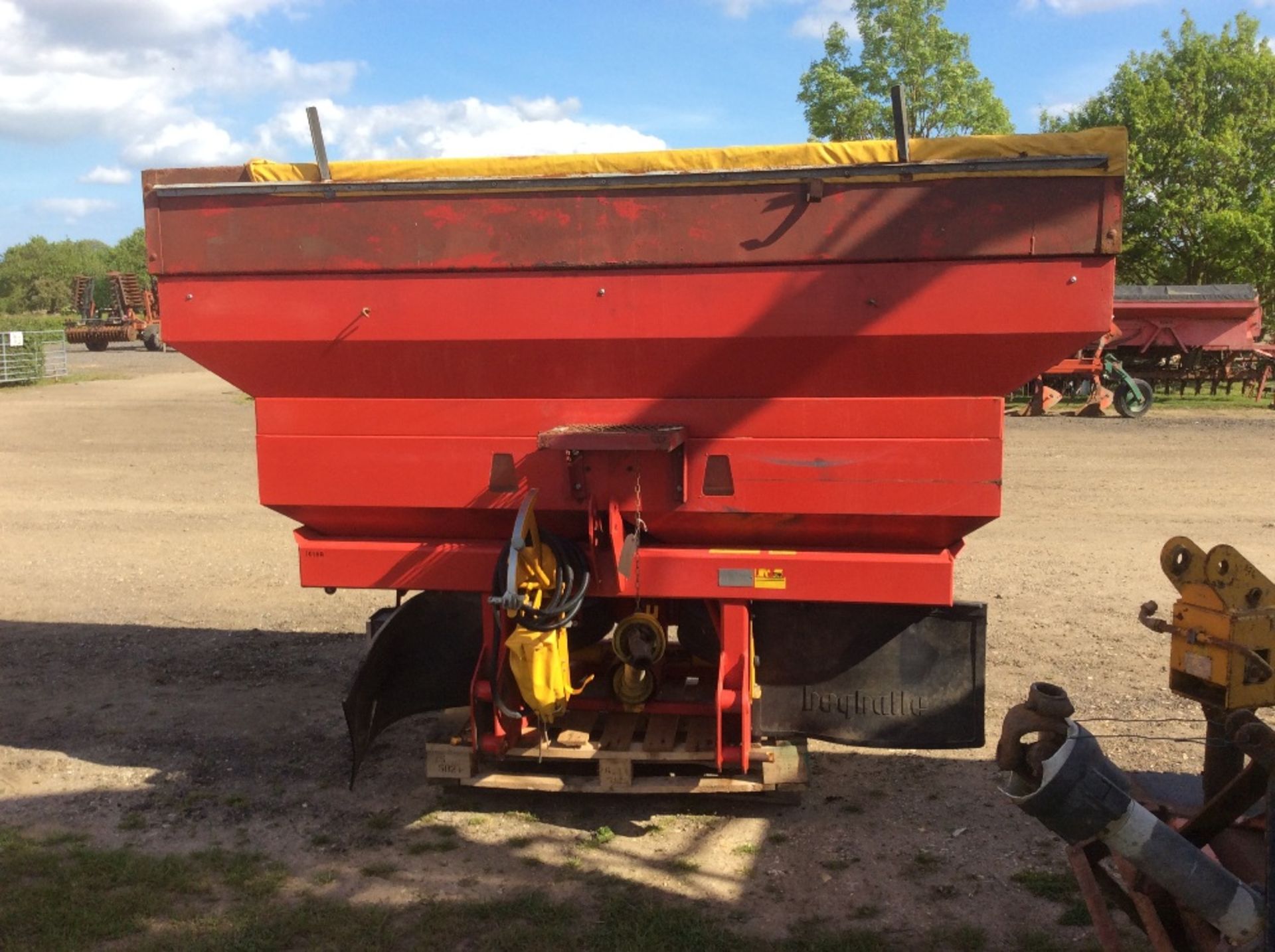 KRM EX Trend 1010 24M twin disc fertiliser spreader. 2003.