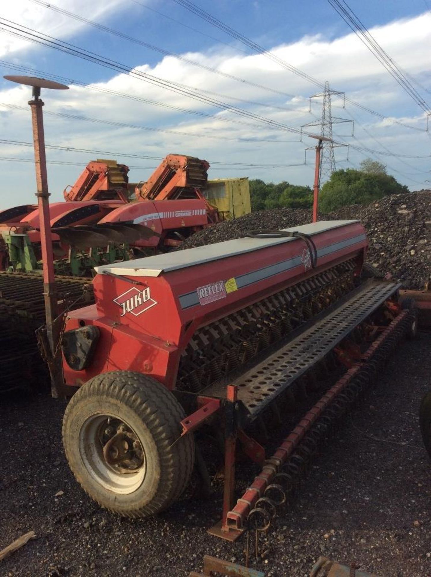 Juko 4M box drill. S/N 1010. With spring tine coulters, end tow, bout markers, covering harrow and - Image 2 of 3