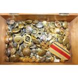 A box of mixed military buttons and badges etc.