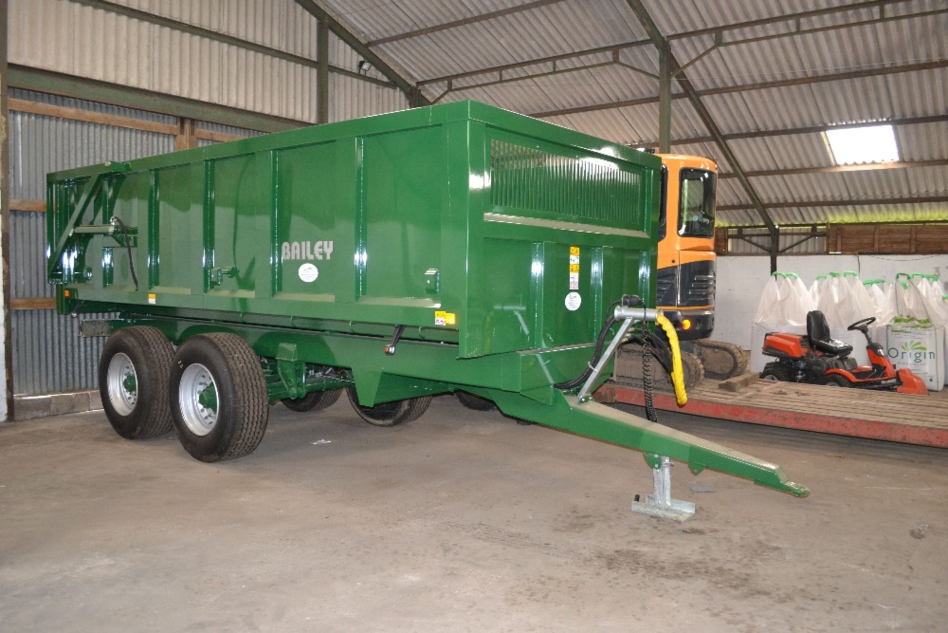 Bailey 12T twin axle tipping trailer. Serial number 15922-12T. November 2016. On farm from new and - Image 2 of 6