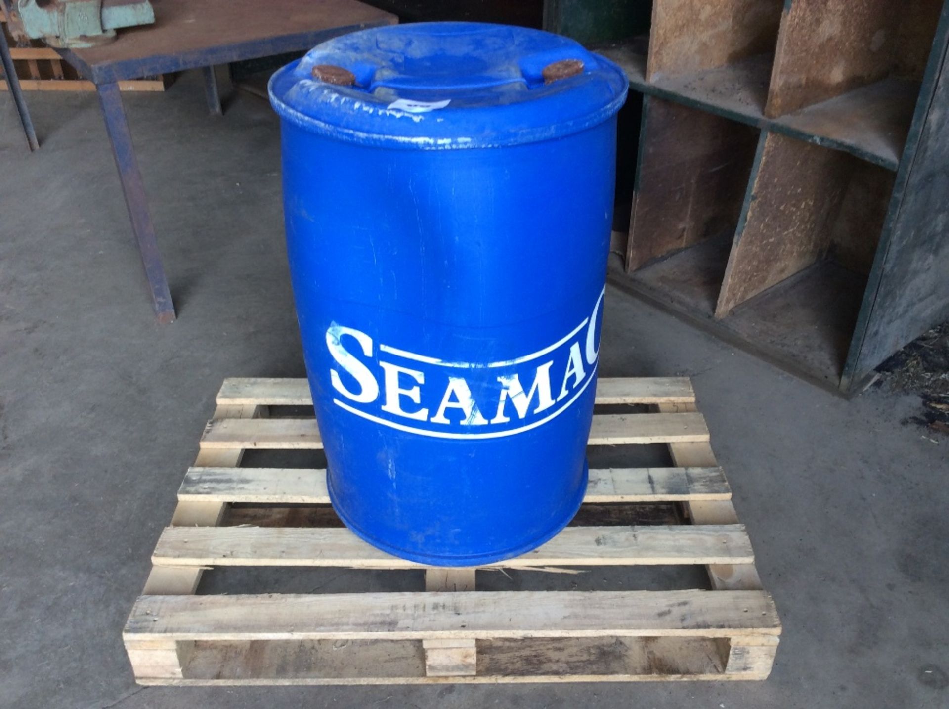 Quantity of Seamac 600 Natural Yield Promotor liquid fertiliser.