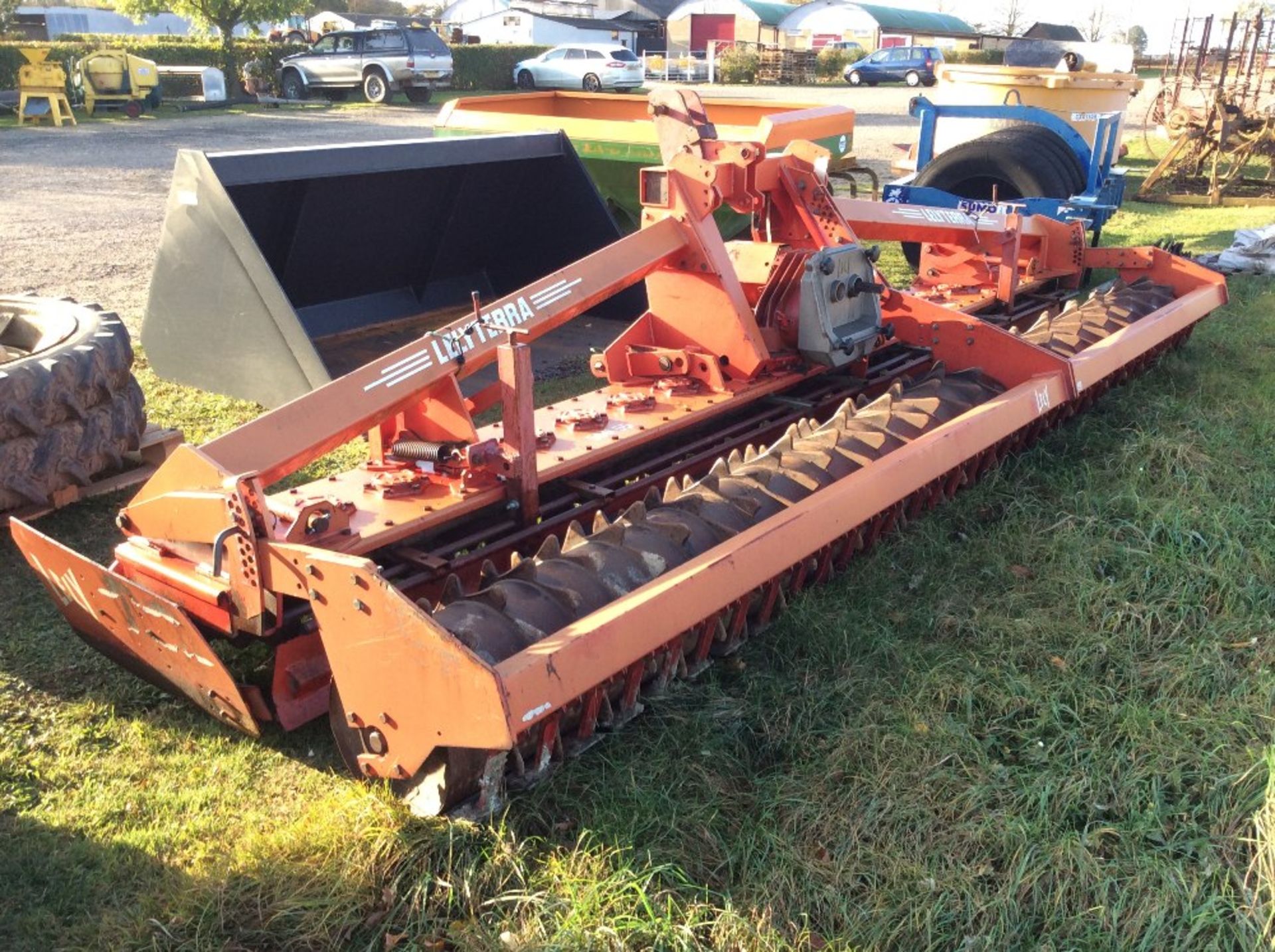 Lely Roterra 5M rigid power harrow with packer. - Image 2 of 4