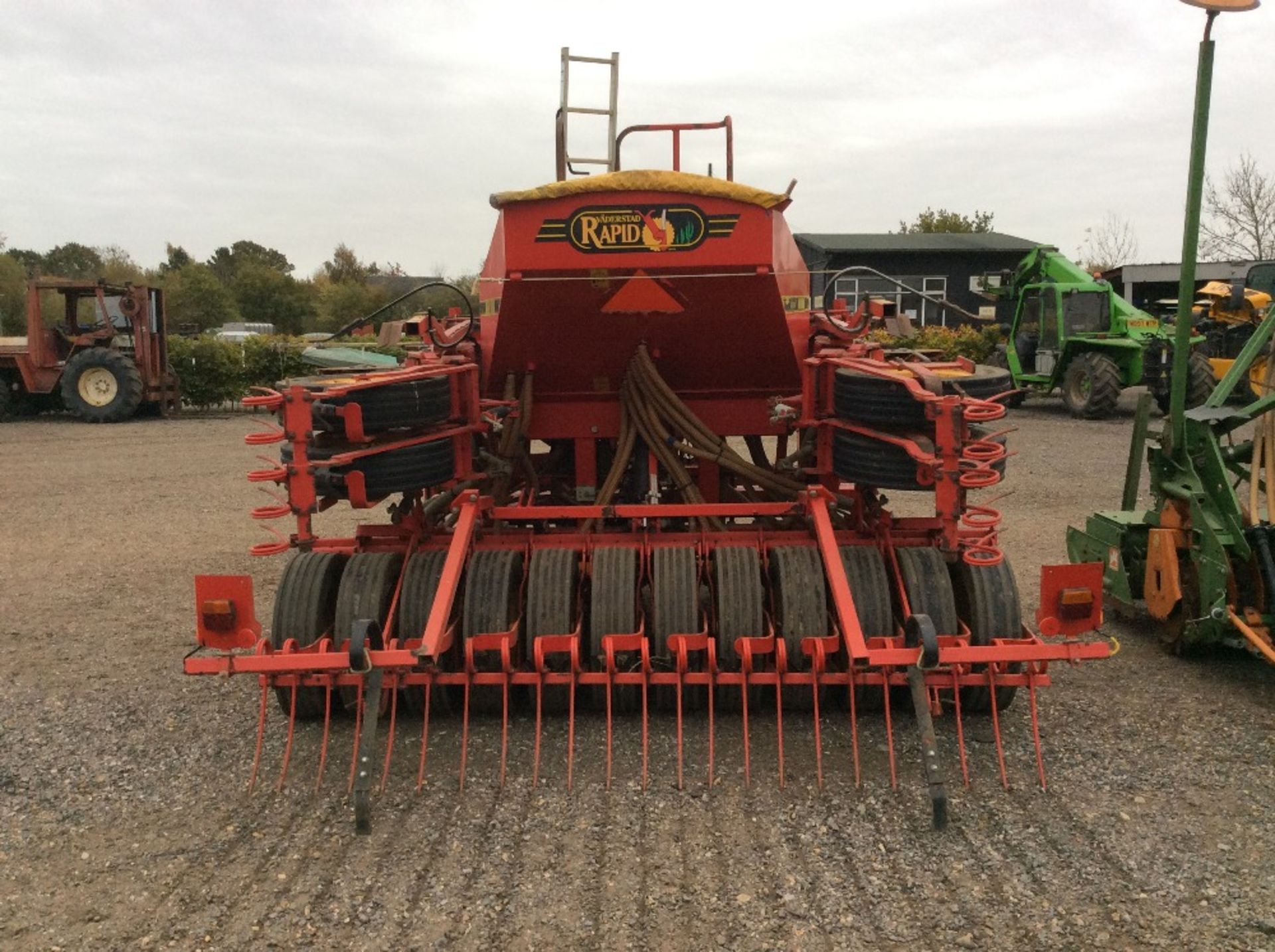 Vaderstad Rapid 400E 4M system tine drill. 1997. With hydraulic fan, front tines, cross board, - Image 3 of 3