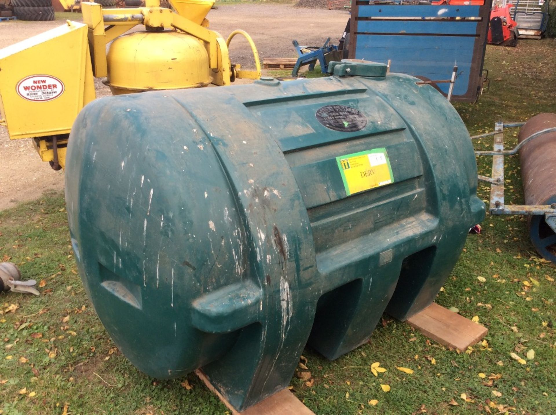 1360L plastic diesel tank. - Image 2 of 2