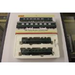 A Hornby BR pull/push coaches, boxed