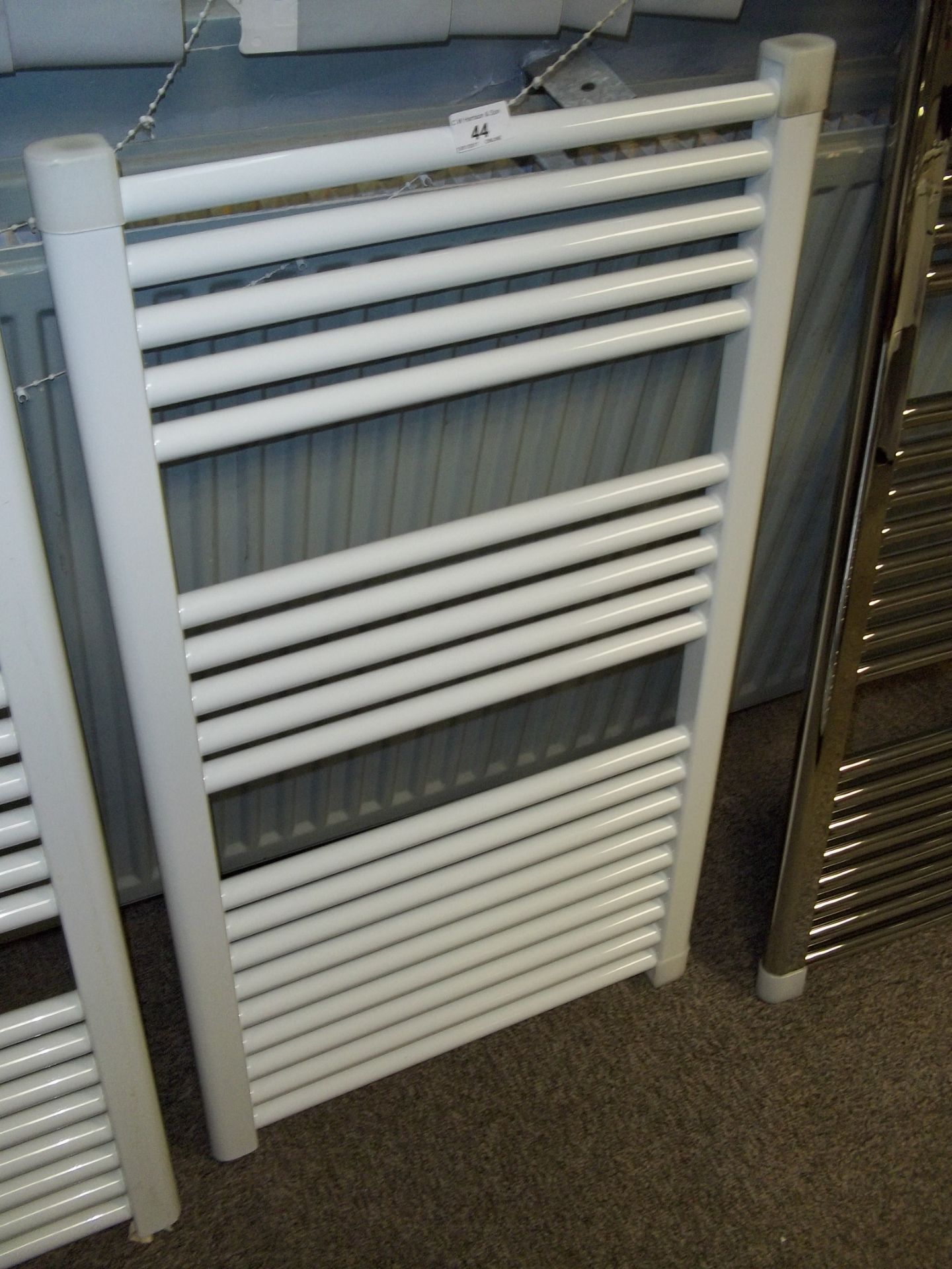 500x900 white ladder radiator