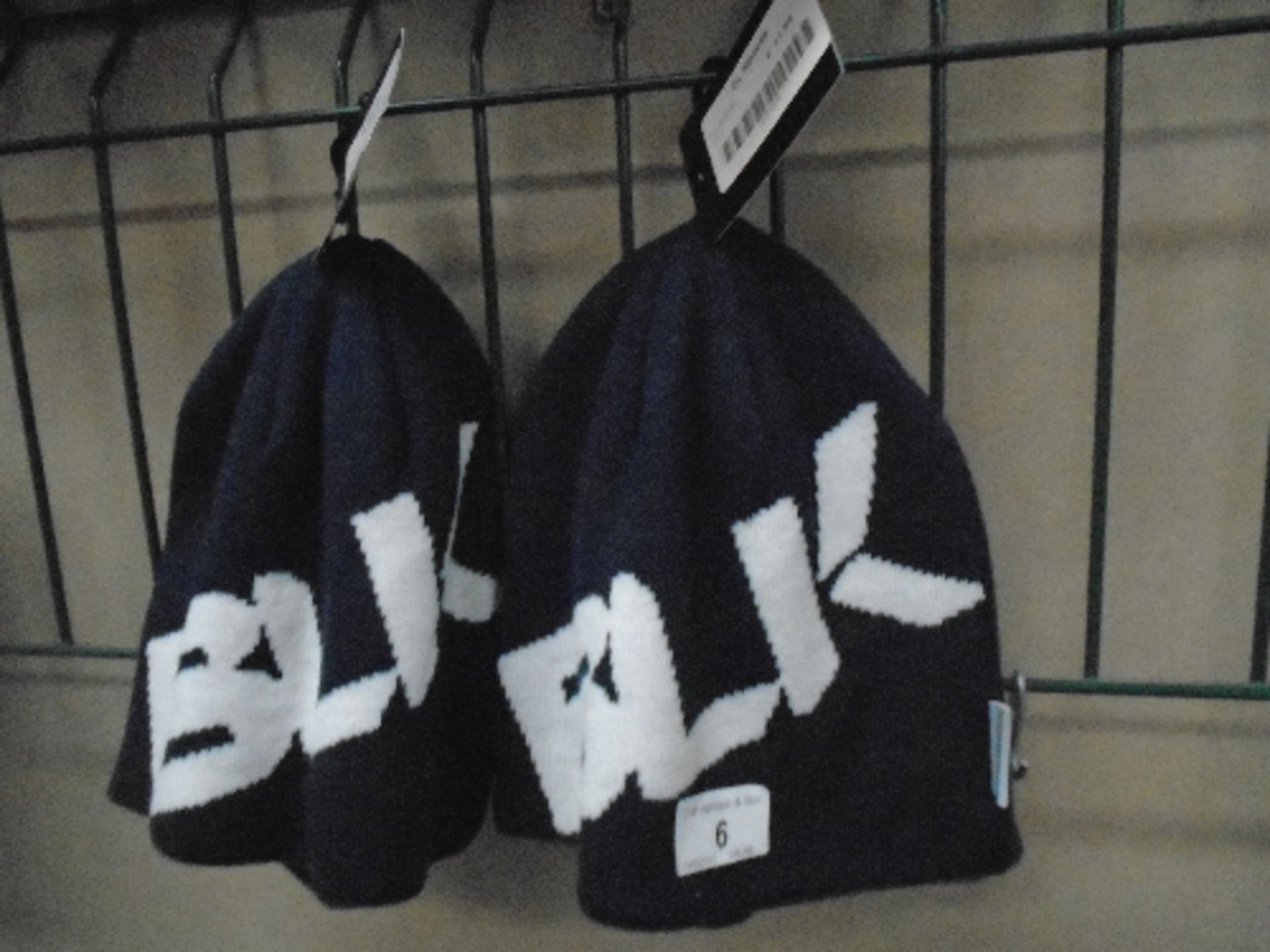 2 x BLK OSFM navy/white beanie's