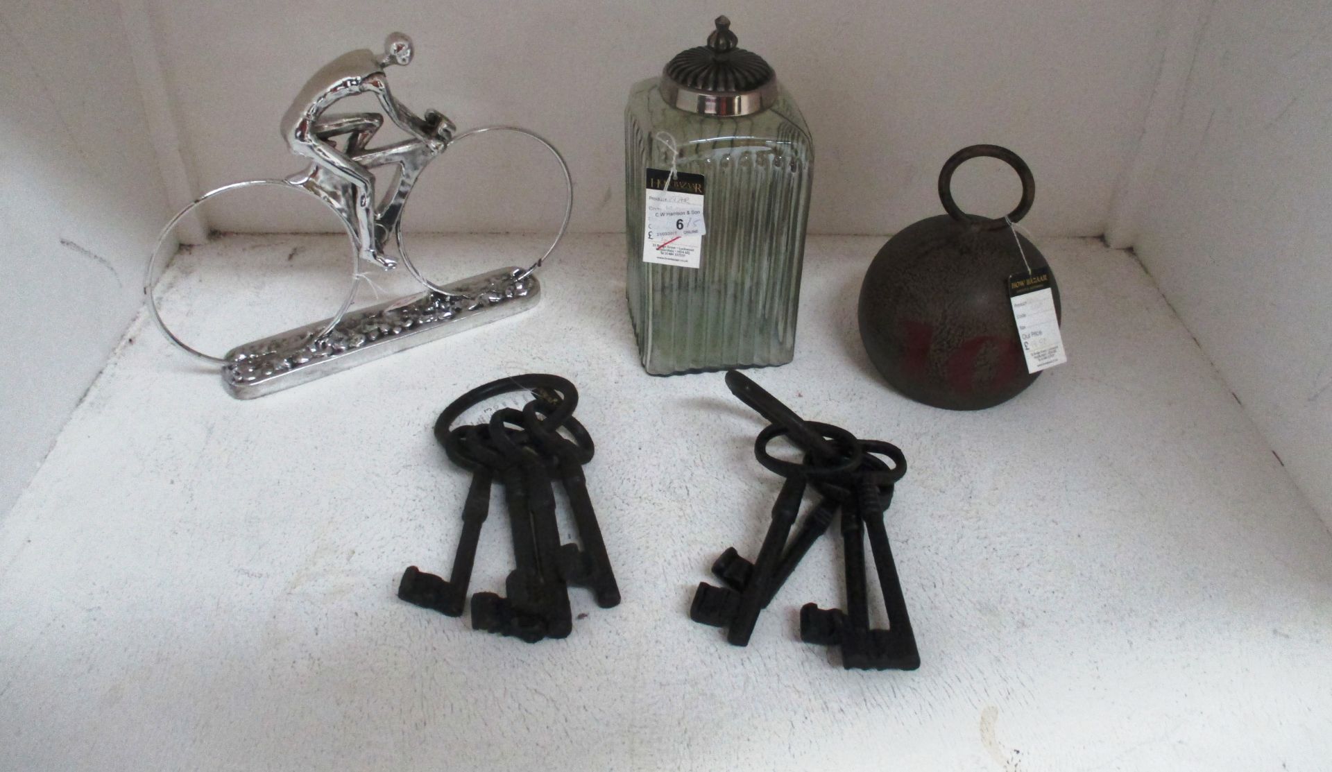 5 x assorted items - iron keys, glass jar, 10lb door stop,