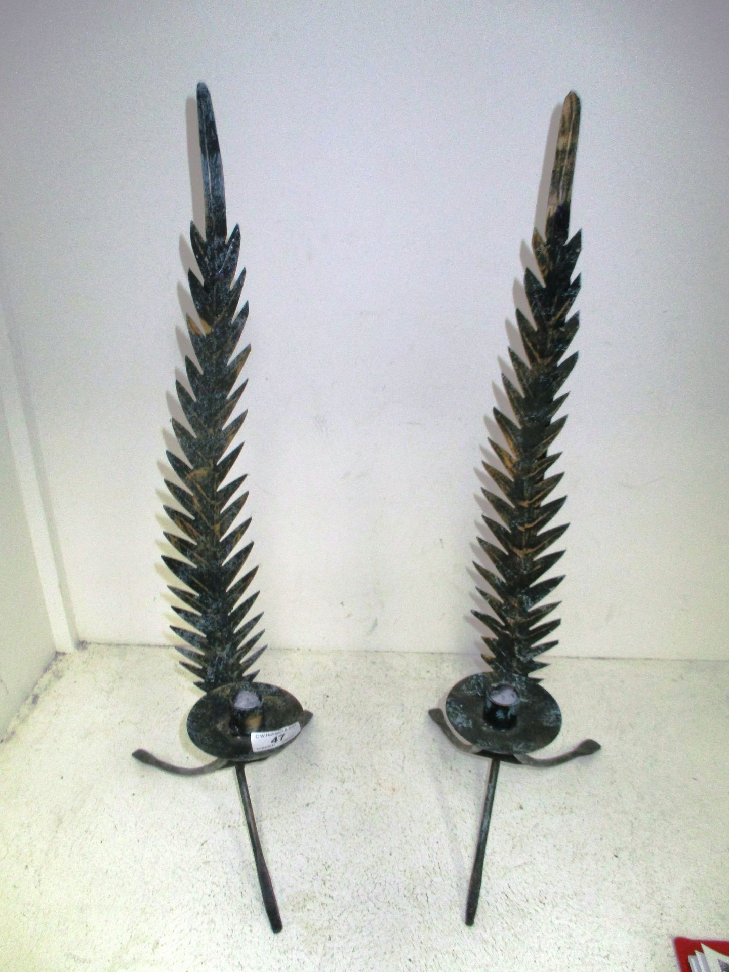 2 x metal leaf design candle holders