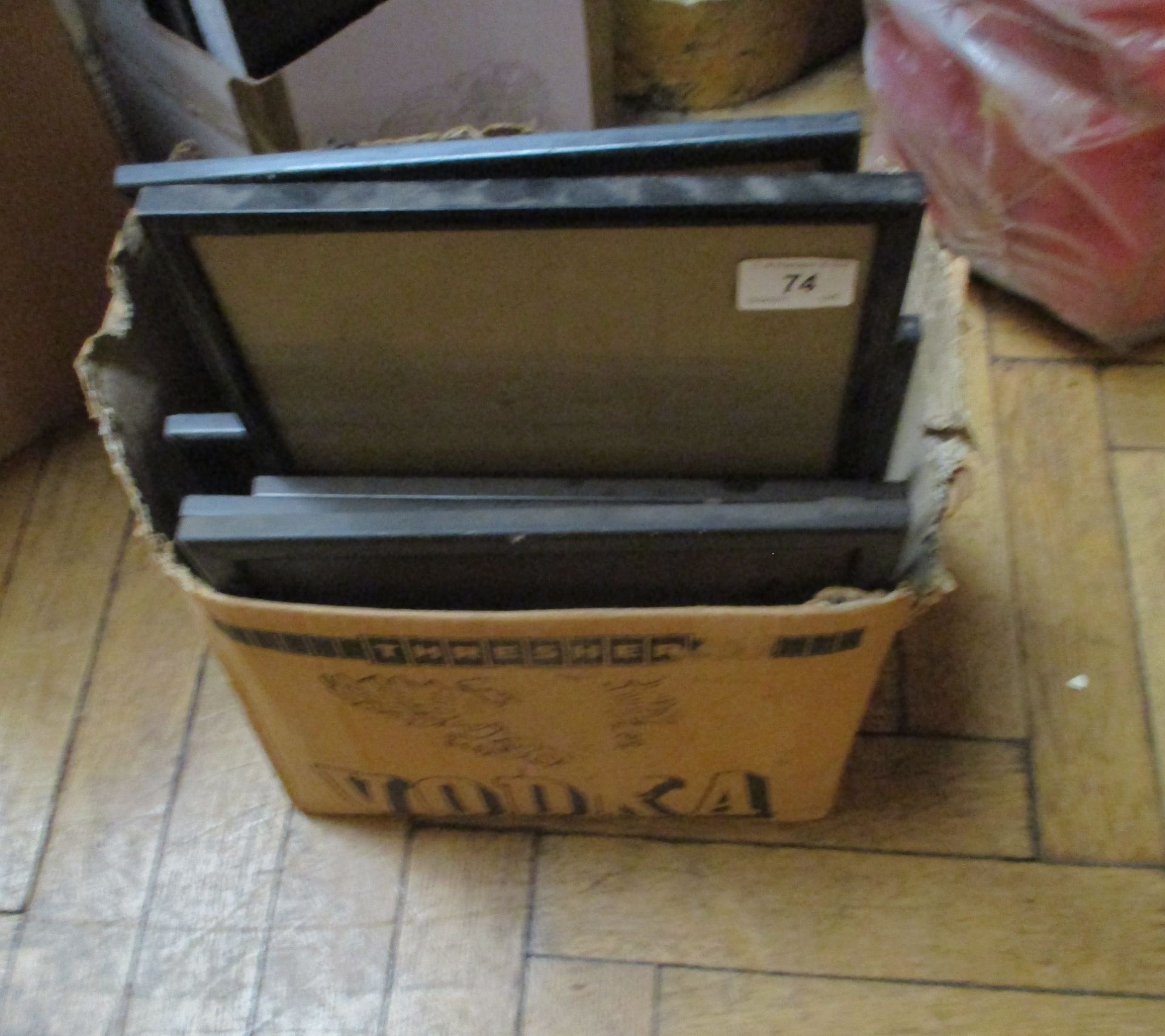 Contents to box quantity picture/photo frames