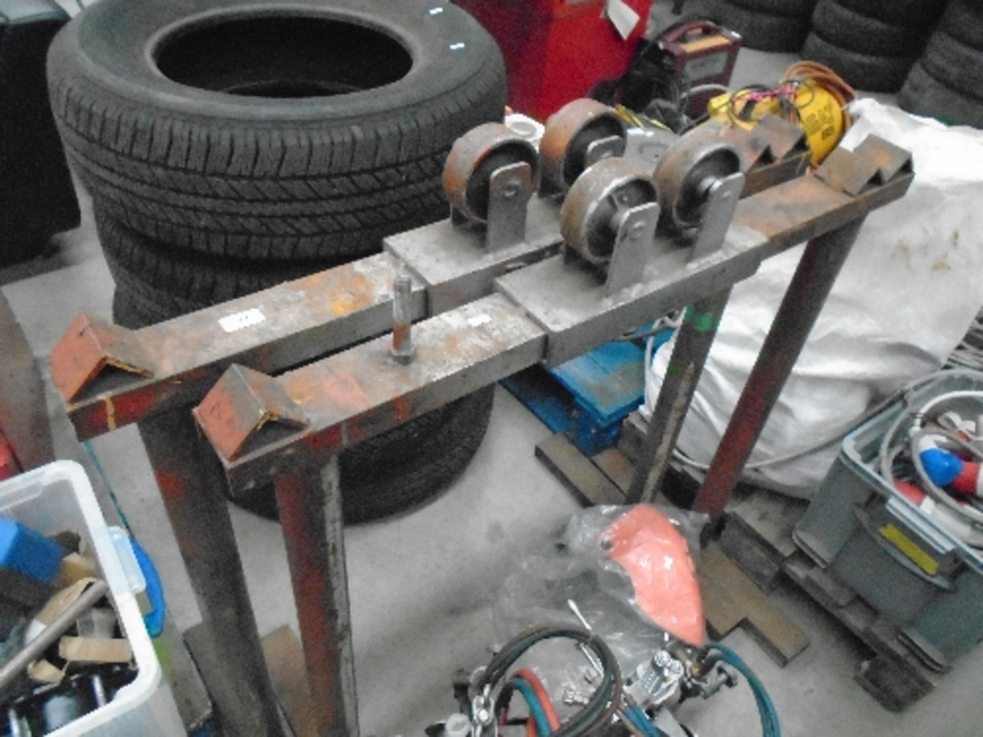 2 x metal trestles with rollers connected 100 x 110cm