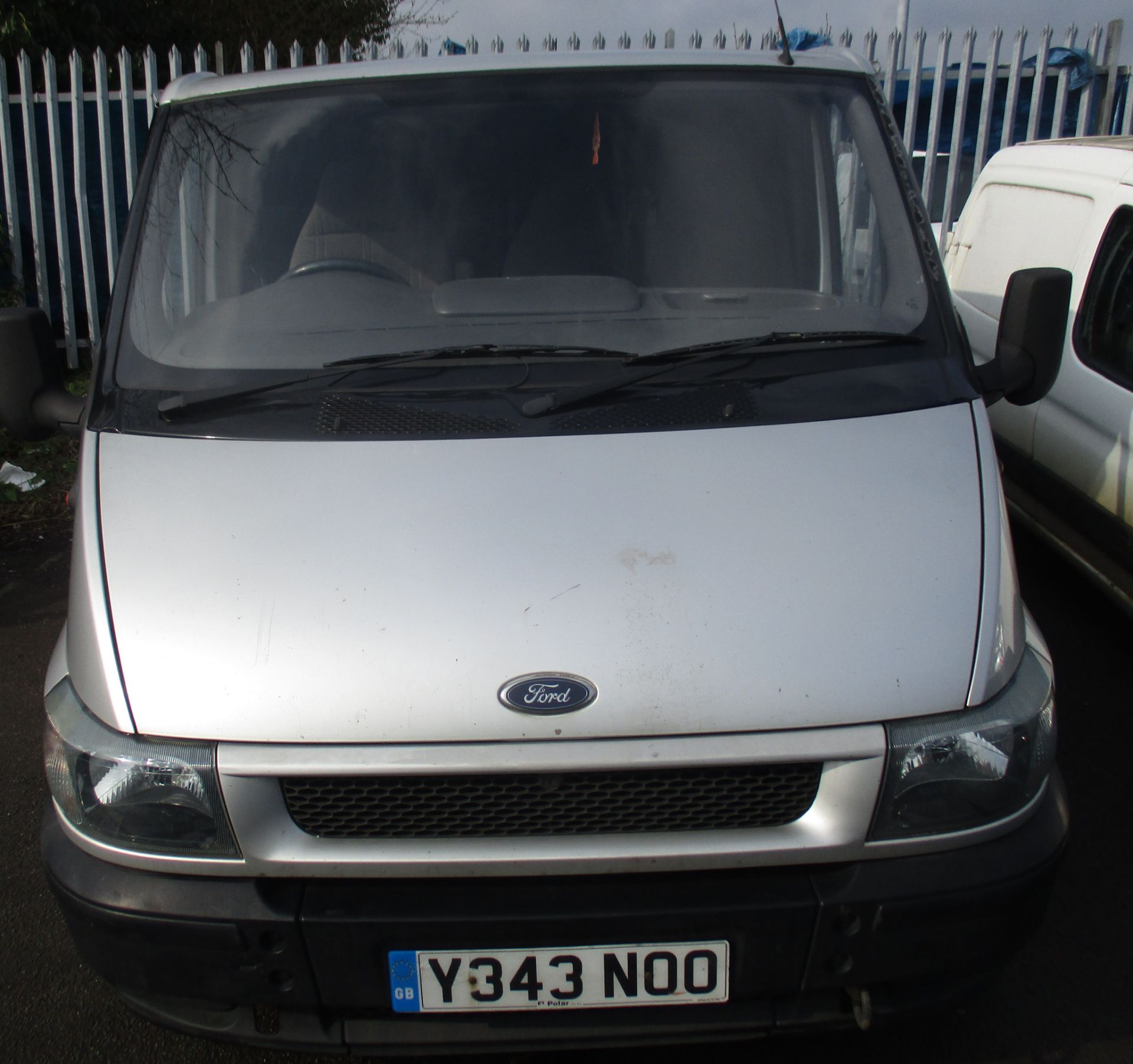 FORD TRANSIT 260 SWB TD 2.0L PANEL VAN - diesel - silver Reg No Y343 NOO Rec Mil 131,163+ 1st Reg 7.