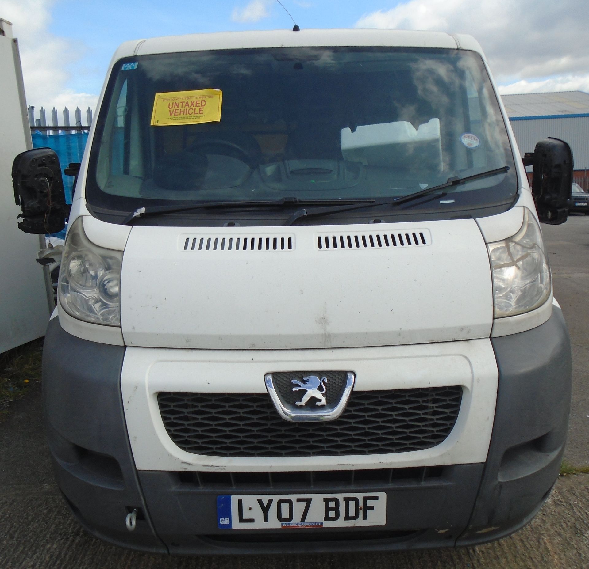 PEUGEOT BOXER 330 MWB 2.2L PANEL VAN - diesel - white Reg No LY07 BDF Rec Mil 140,852+as at 10.12.