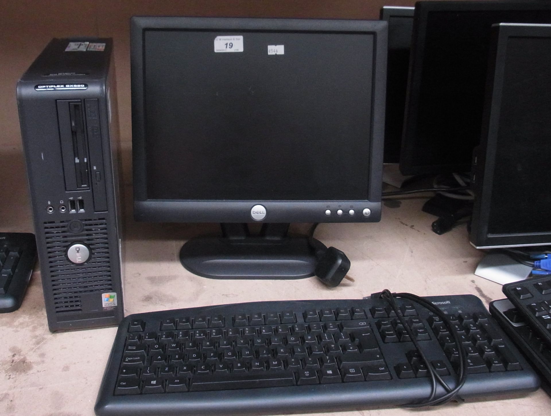 A Dell Optiplex GX620 tower computer - power lead,