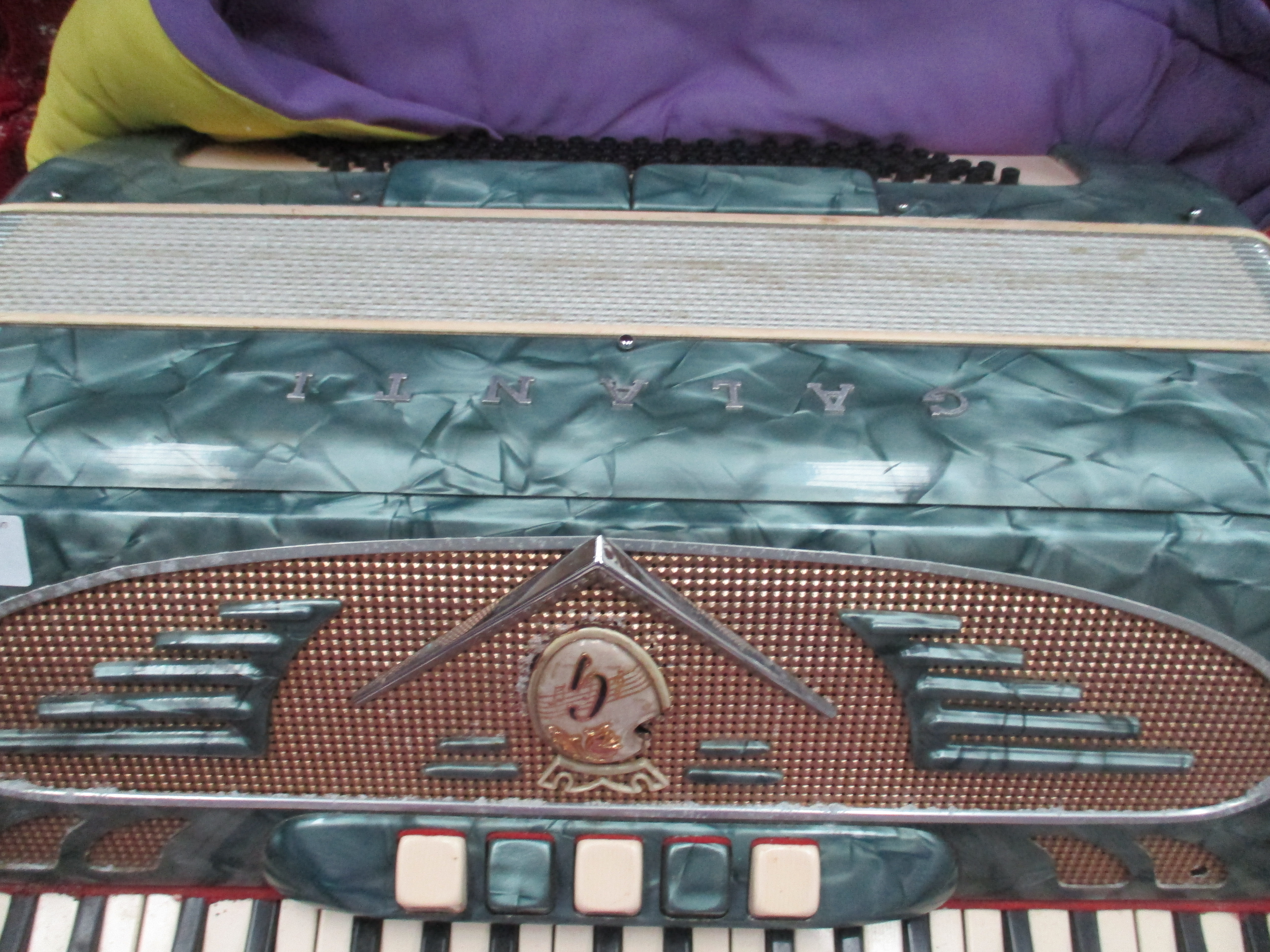 A Galanti 53086 accordion in a tan leather finish travel case Further Information - Image 4 of 8