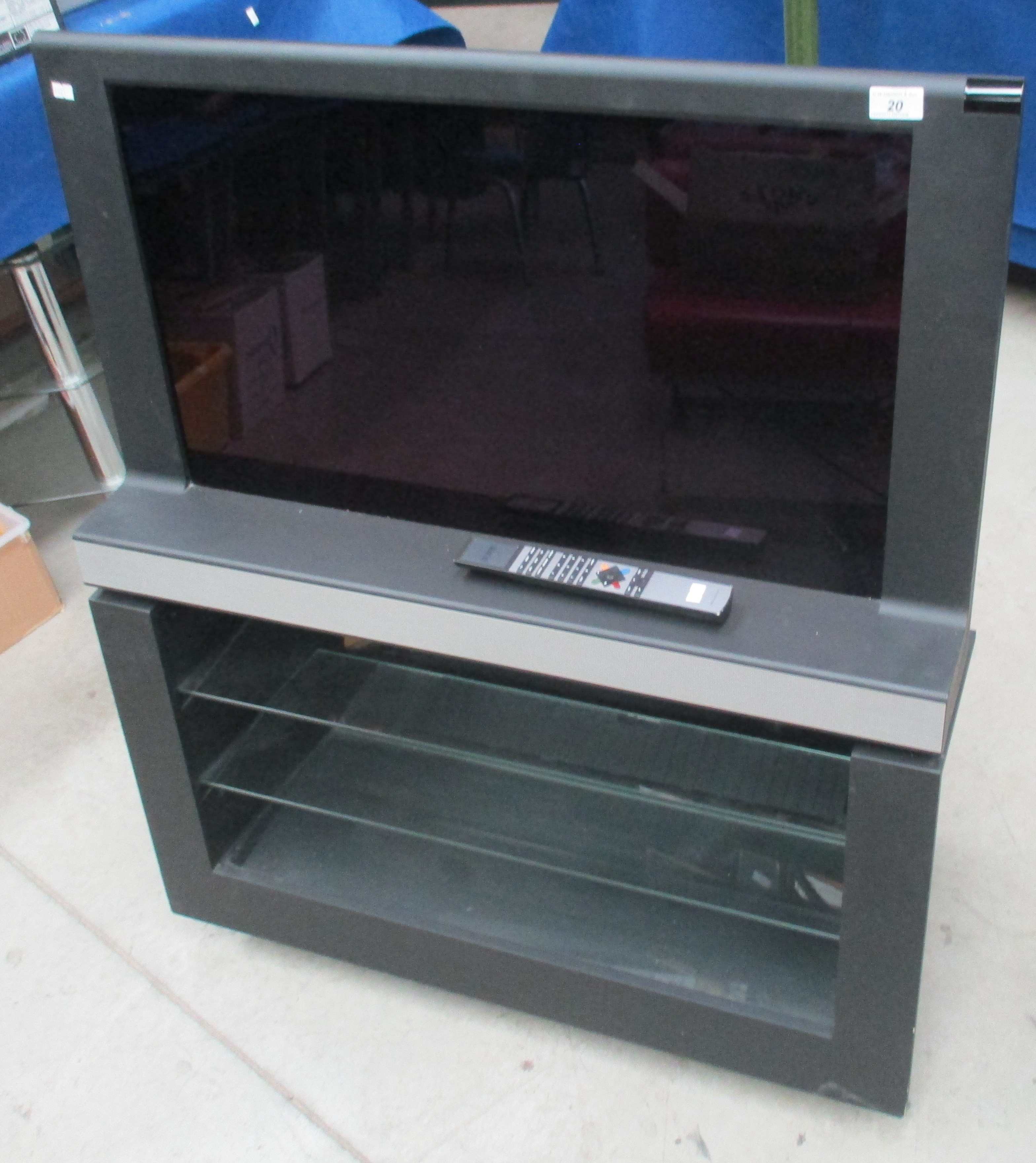 A Bang & Olufsen Beovision 8 32" LCD TV type 9550 S/N 21363467 complete with Beolink 4 remote