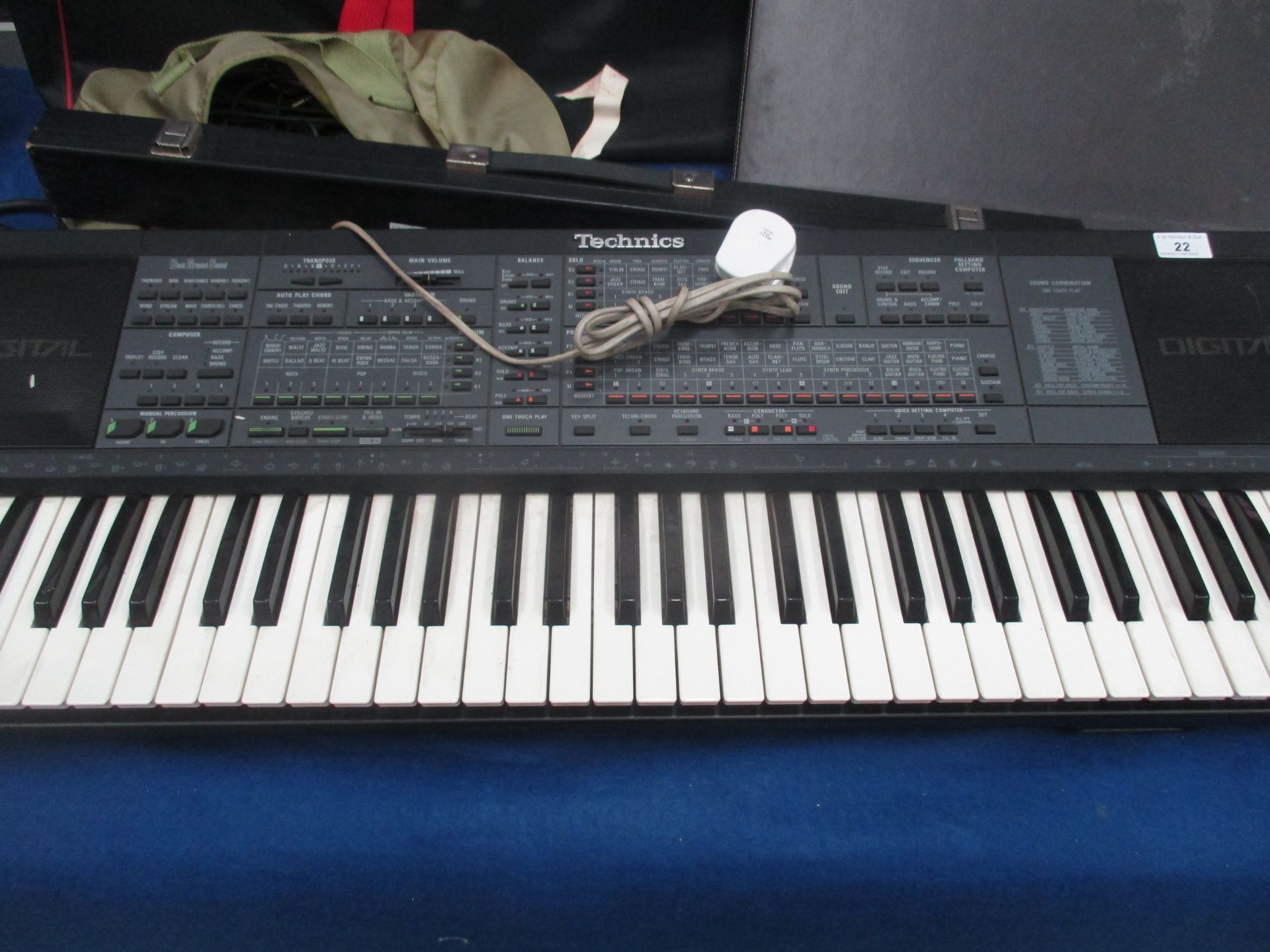 A Technics SX-K700 electronic keyboard complete with power leads, jax cables,