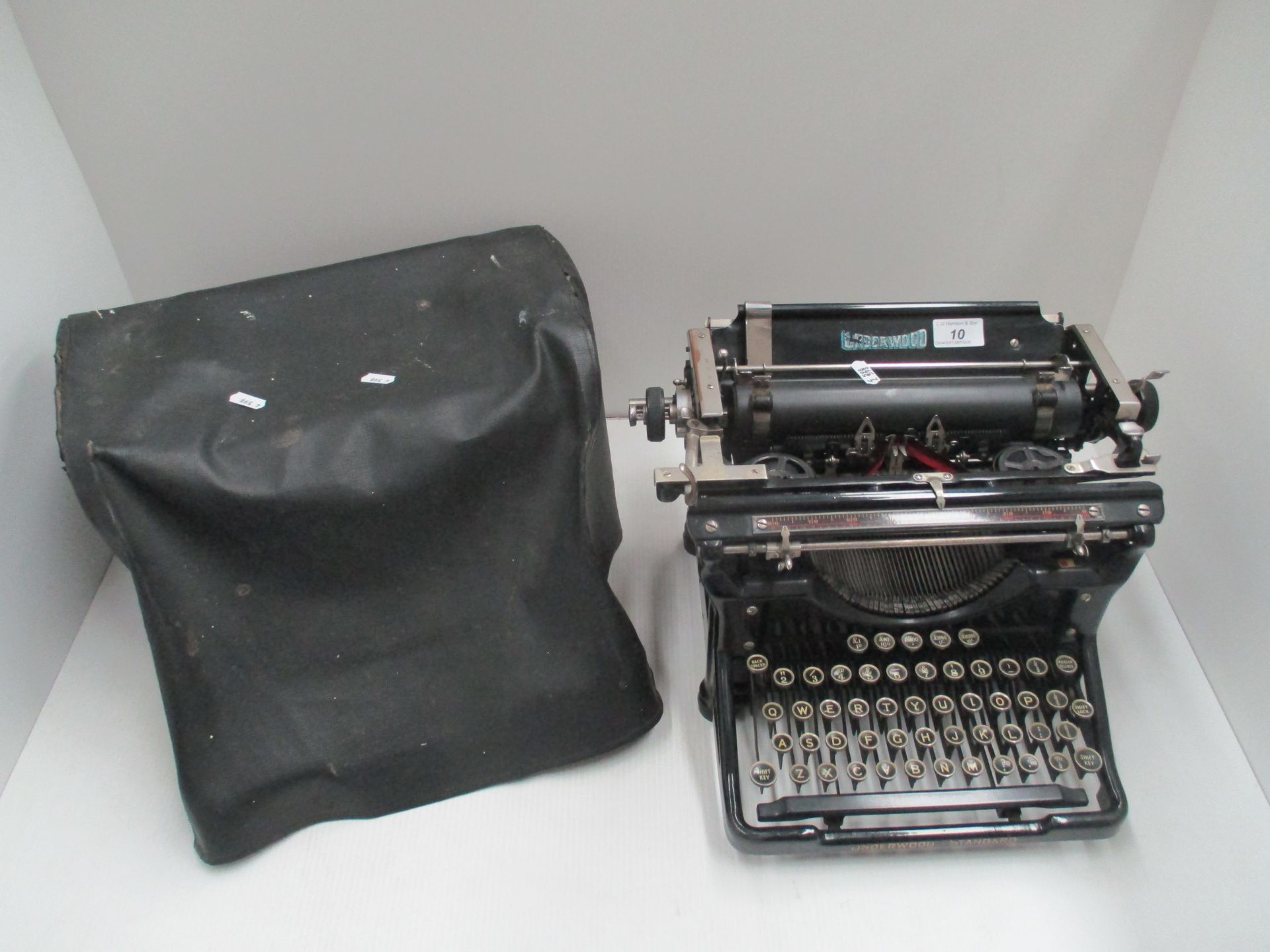 An Underwood manual typewriter complete with cover