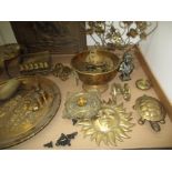 Tray of brassware, including horse brasses, trivet,