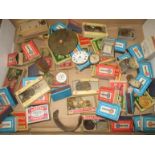 Contents to tray - large quantity of assorted watch spares/repairs including movements, cases,