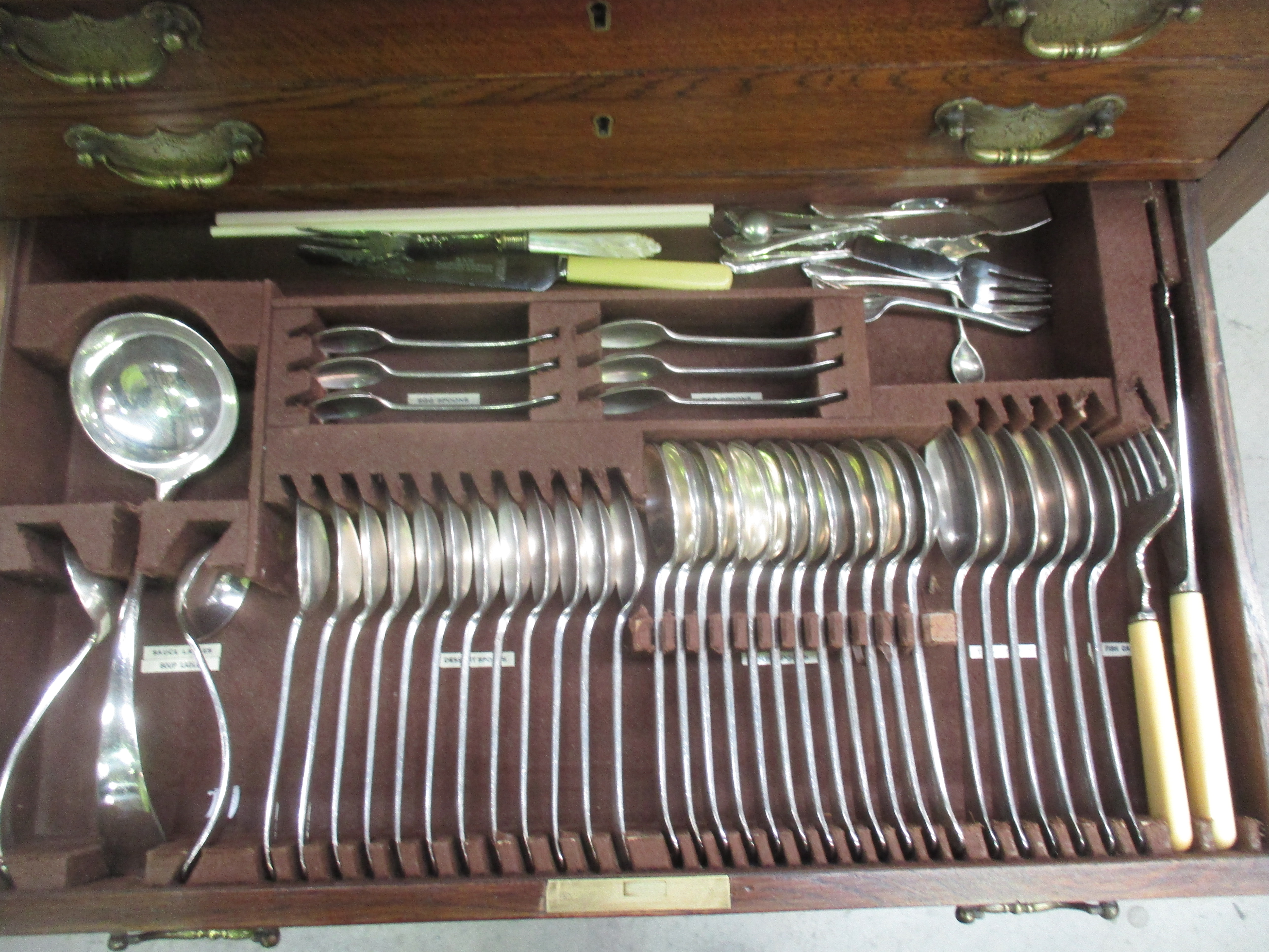 An electroplated Old English pattern table service of flatware and cutlery for twelve settings in - Image 9 of 9