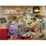 Contents to tray - large quantity assorted costume jewellery including necklaces, brooches, rings,