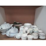 White pottery tableware and others (a lot)