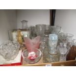 Contents to tray - large quantity of assorted glassware including bowls, vases, assorted glasses,