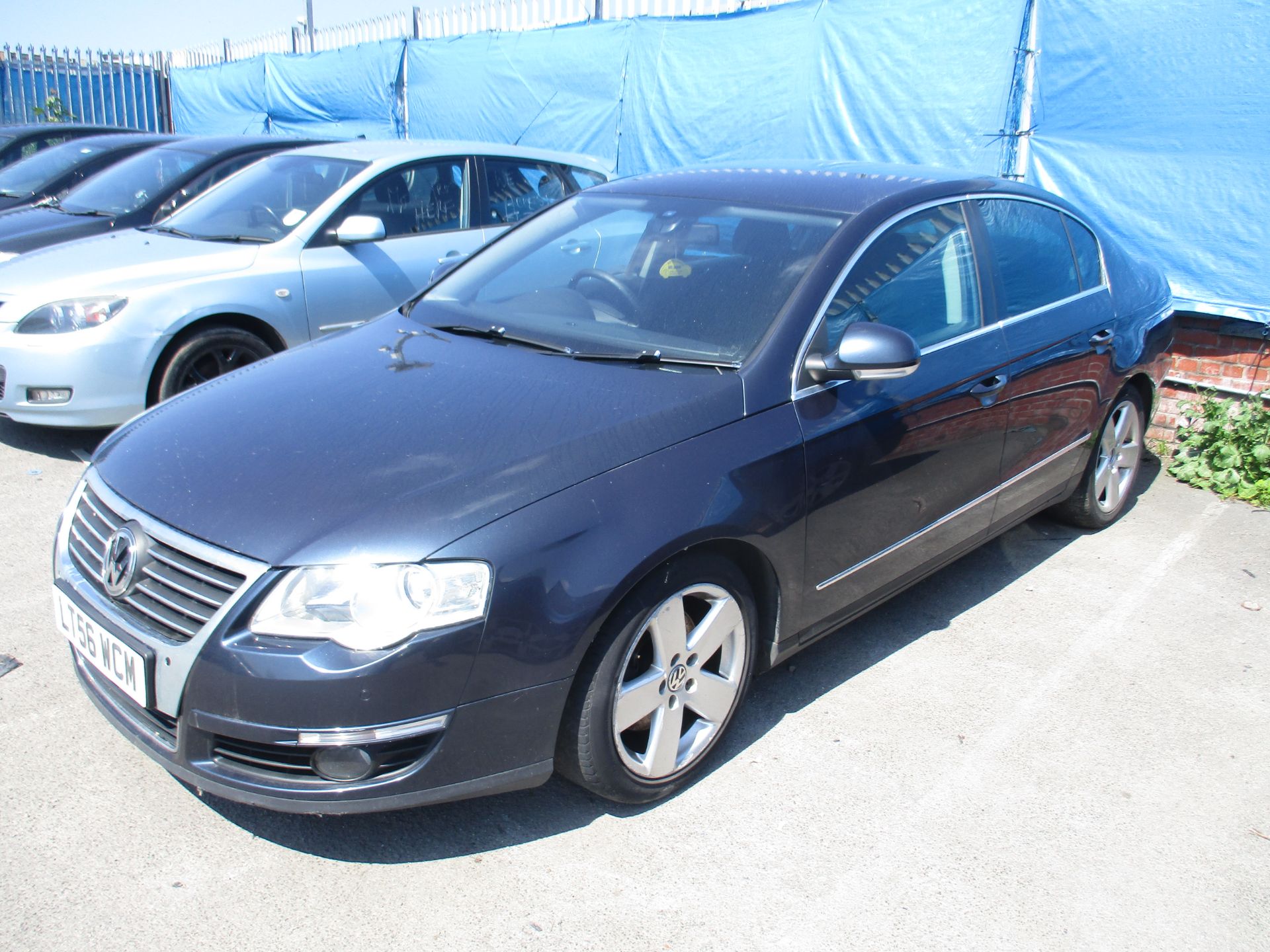 VOLKSWAGEN PASSAT SEL TDI 2.0L 4 DOOR SA - Image 2 of 3